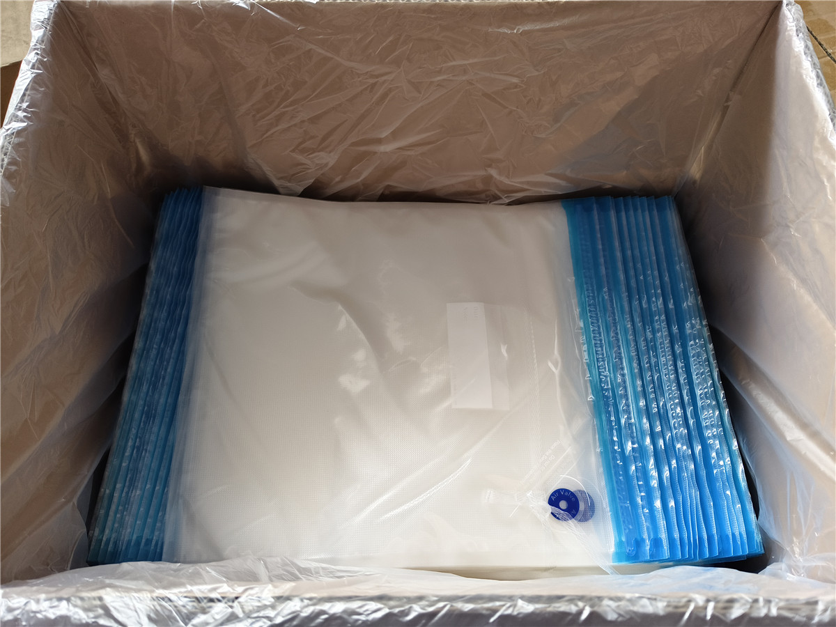 Vacuum Zipper Bag with Flat Valve01