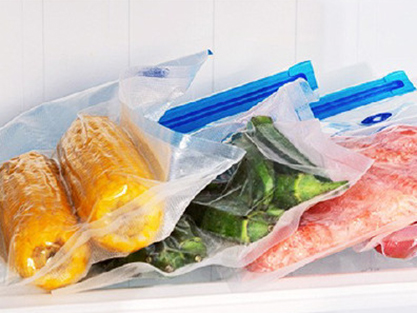 Vacuum Zipper Bag with Flat Valve01