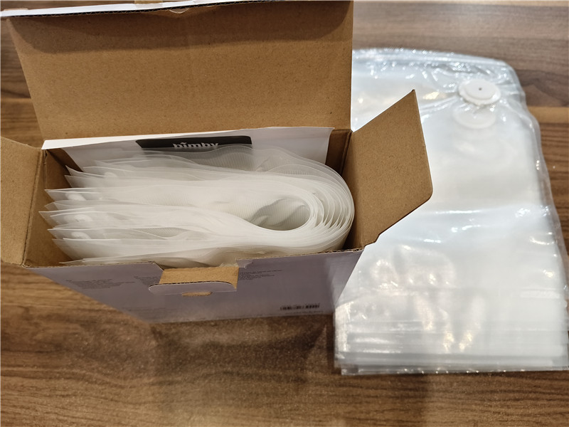 Vacuum Zipper Bag with Plastic Valve02