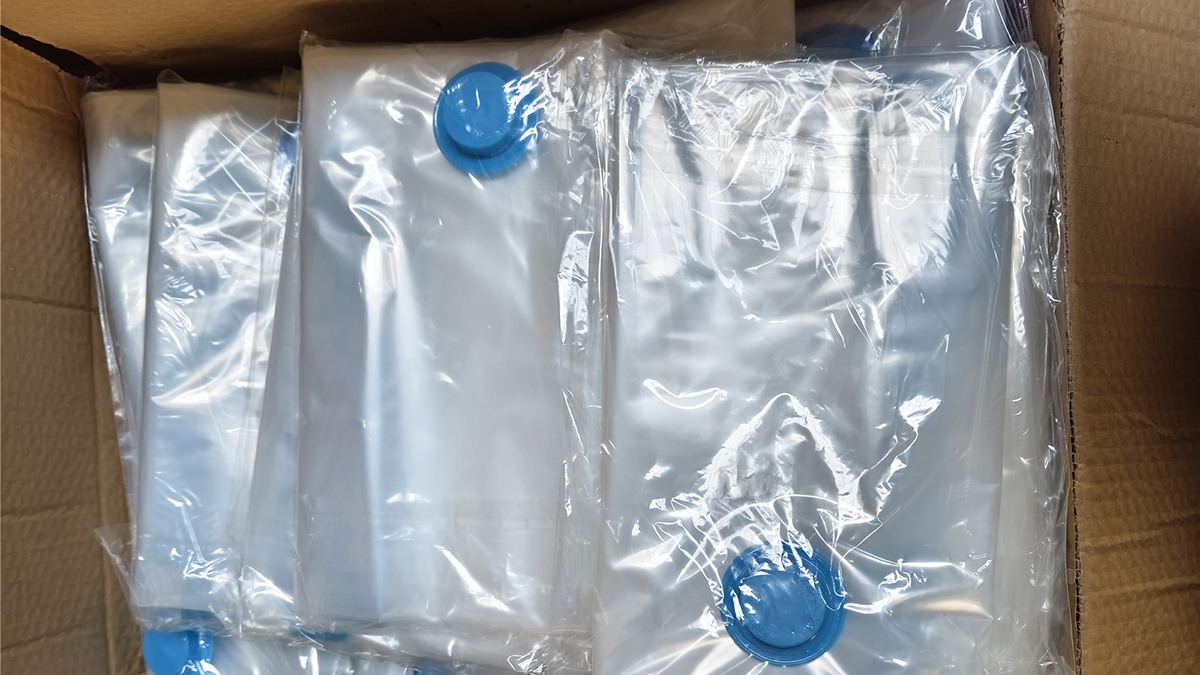 Yingxin Reusable Clothes Vacuum Bags02