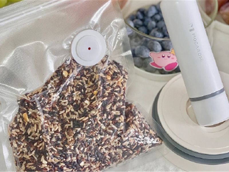 Vacuum Zipper Bag with Plastic Valve02